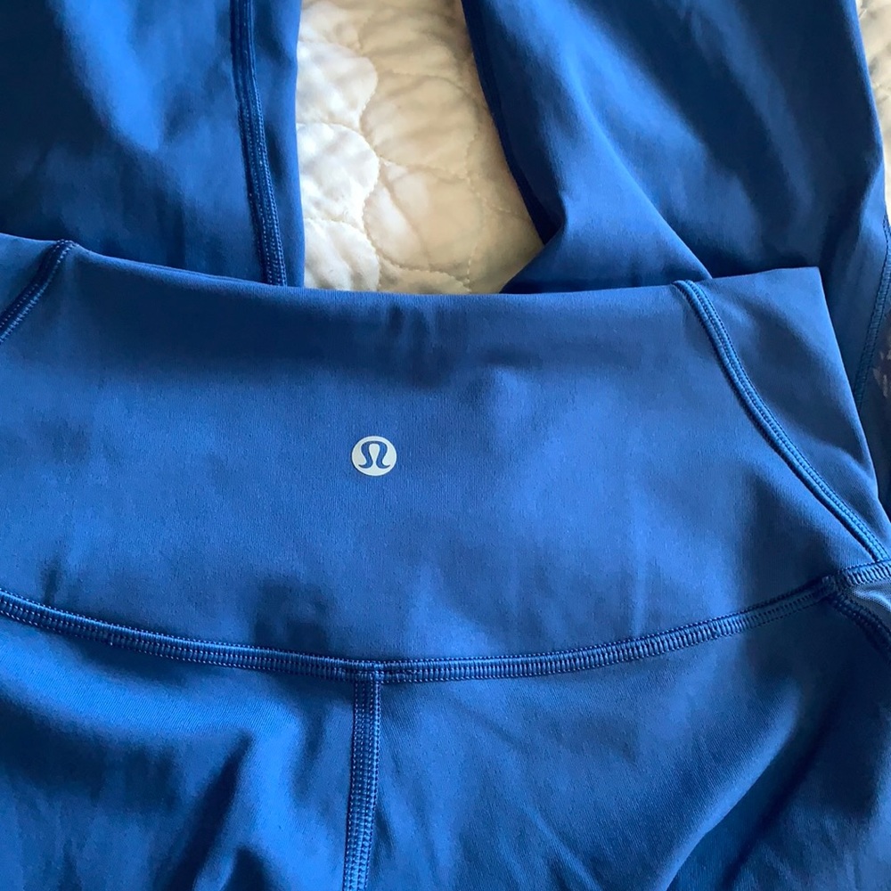Size 4 cropped Lululemon leggings